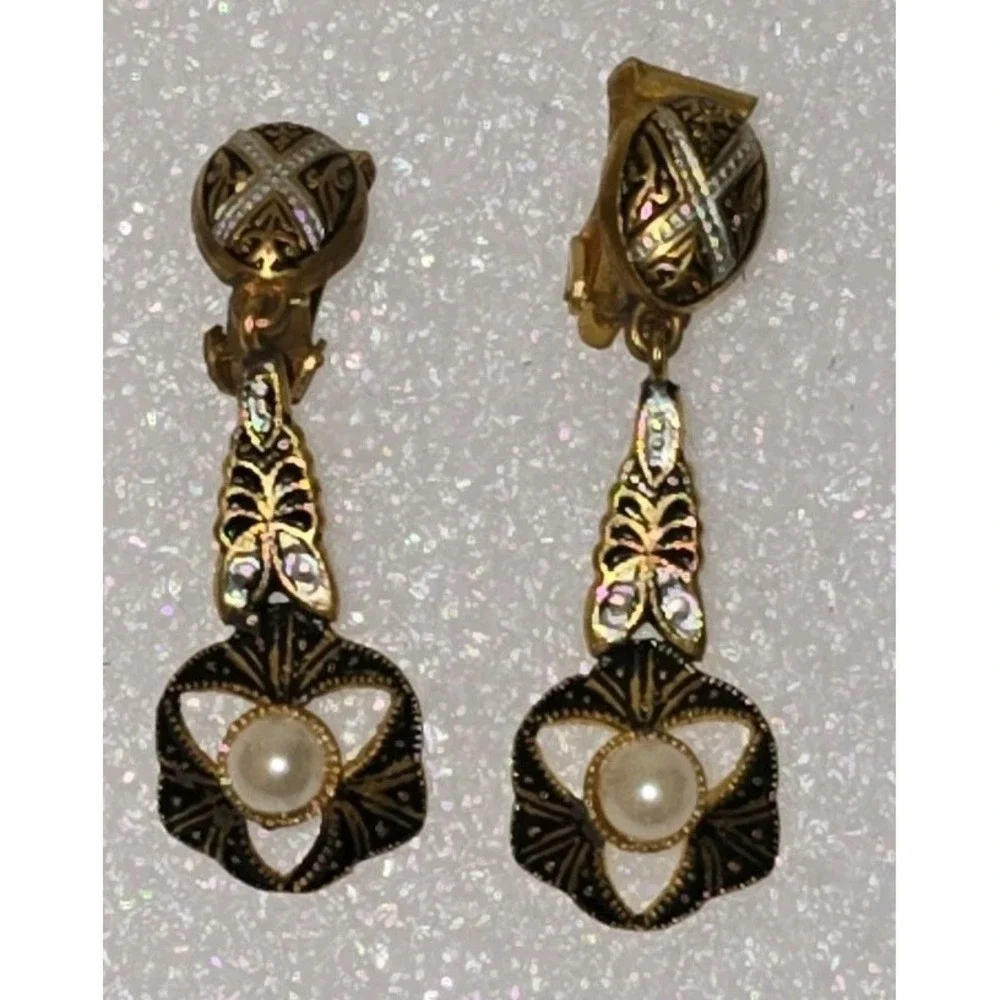 Vtg Clip On Earrings Dangling Spain 🇪🇸 Beautiful Pearl Style Dress Up